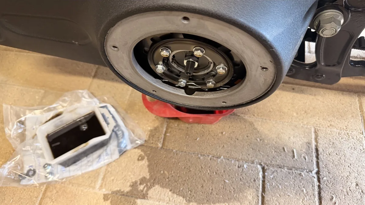 Harley clutch with derby cover off